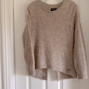 Abercrombie & Fitch oatmeal heather raglan sweater with split back Size Small